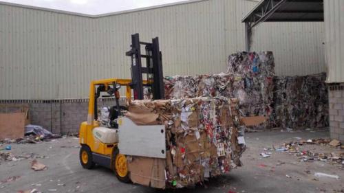 Bale Clamp Handling Paper Broke